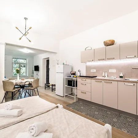 Gala Apartment